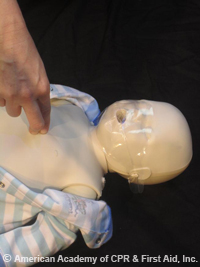 One rescure using two fingure technique for chest compression on infant 